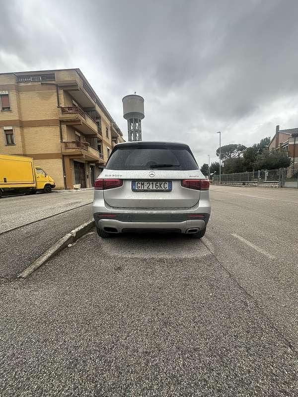 Begagnad Mercedes GLB200 Premium 150 HK (110 kW) 2024 SUV
