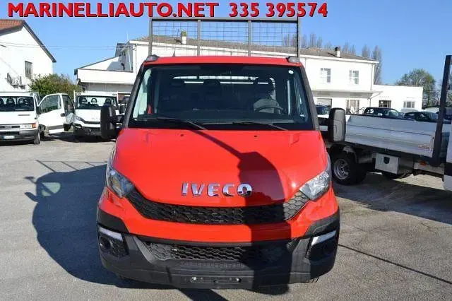 Usata Iveco Daily 130 CV (95 kW) 2015 Rosso Cabrio