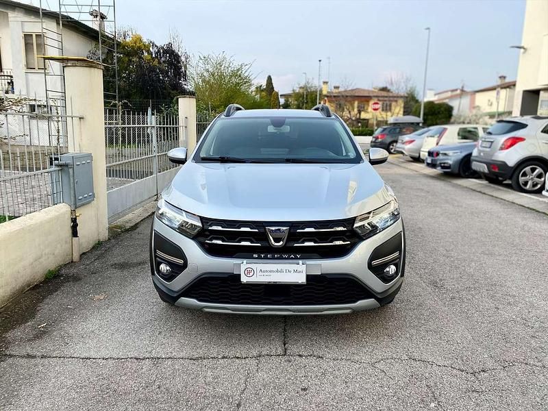Brugt Dacia Sandero Essentiel 91 HK (66 kW) 2022 Sølv Sedan