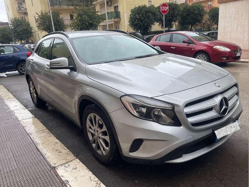 Usata Mercedes GLA200 Executive 136 CV (100 kW) 2014 Argento SUV