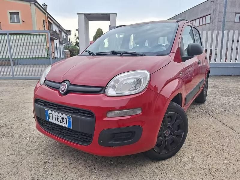 Usata Fiat Panda 85 CV (62 kW) 2013 Rosso Utilitaria