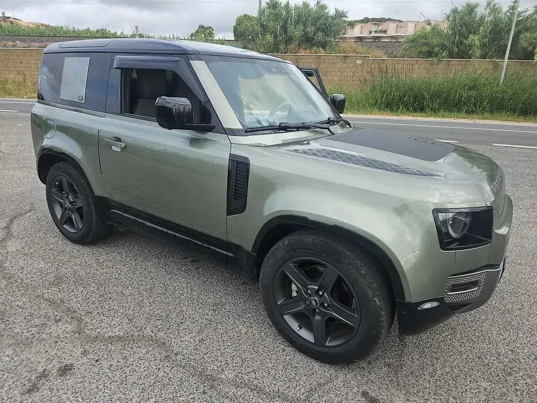 Usata Land Rover Defender 200 CV (147 kW) 2025 SUV