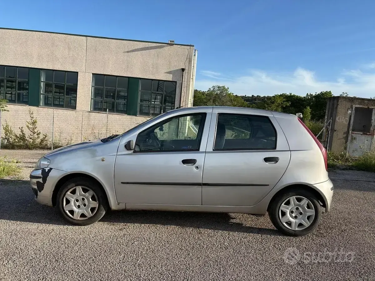 Usata Fiat Punto 69 CV (50 kW) 2007 Grigio Utilitaria