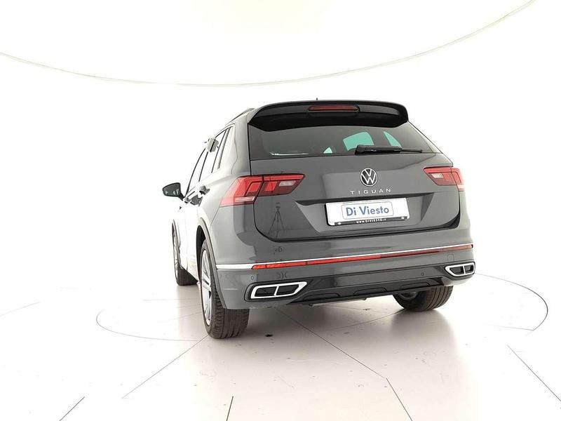 Usata VW Tiguan R-line 150 CV (110 kW) 2023 Dolphin grey metallizzato SUV
