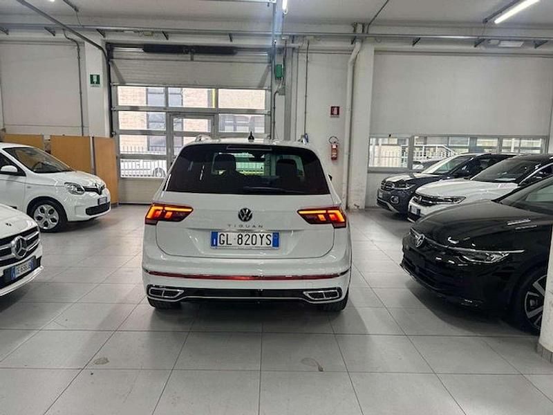Usata VW Tiguan R-line 150 CV (110 kW) 2023 Bianco SUV
