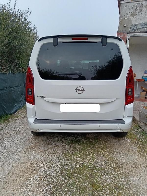 Usata Opel Combo Life Elegance 100 CV (73 kW) 2021 Bianco Monovolume