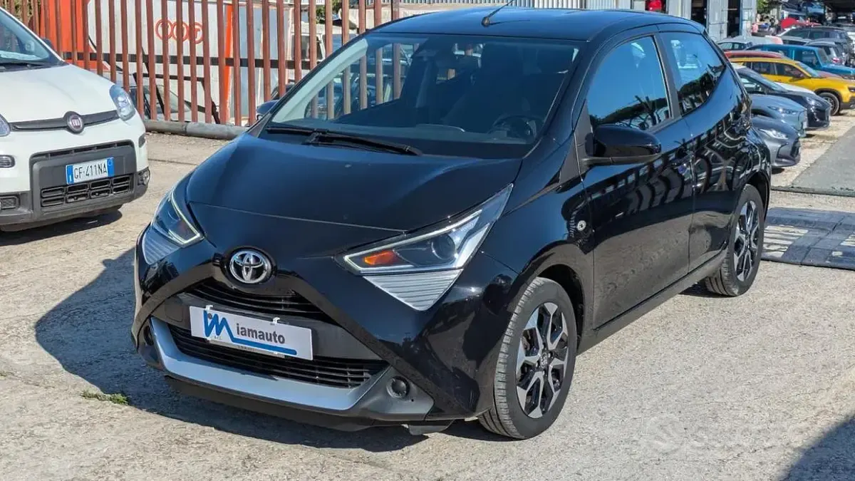 Usata Toyota Aygo 72 CV (52 kW) 2021 Nero Utilitaria