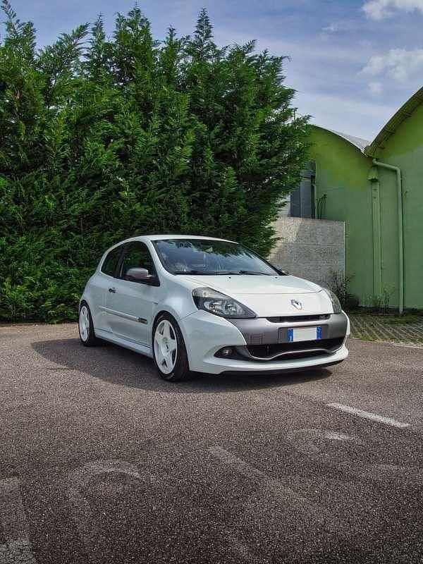 Usata Renault Clio II R.S. 200 CV (147 kW) 2008 Berlina