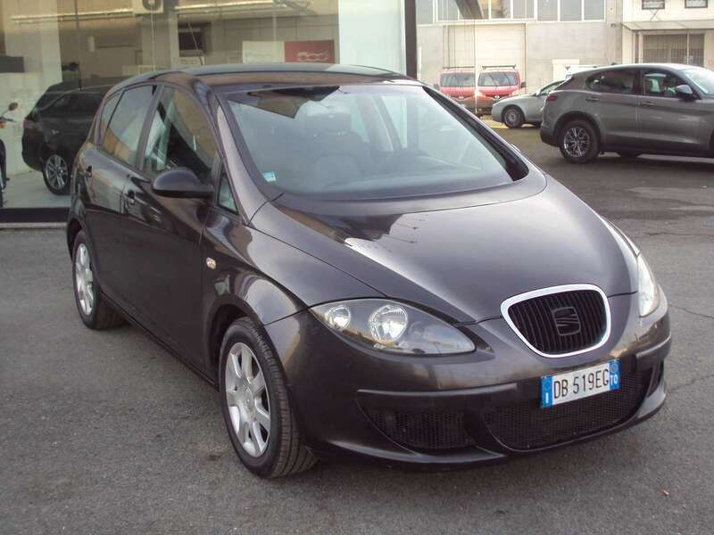 Grigio Usata 2006 Seat Altea XL Stylance Monovolume | 2900 € (Buon prezzo) - Immagine 1/4