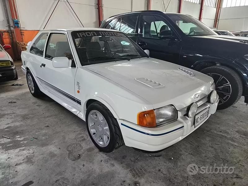 Usata Ford Escort RS 132 CV (97 kW) 1988 Berlina