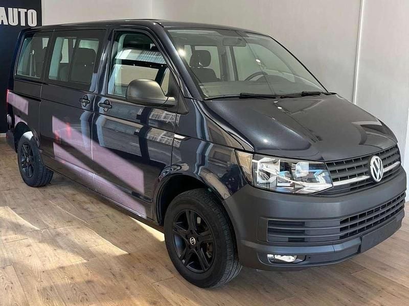 Usata VW Caravelle Comfortline 150 CV (110 kW) 2020 Blu/azzurro Furgone