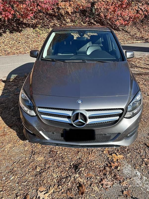 Usata Mercedes B200 136 CV (100 kW) 2016 Grigio Utilitaria