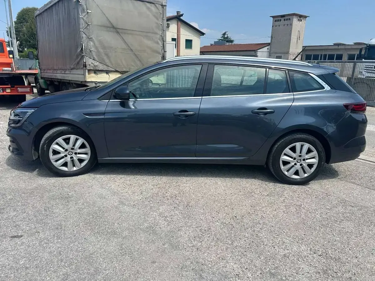 Usata Renault Mégane GrandTour Business 116 CV (85 kW) 2022 Grigio Station wagon