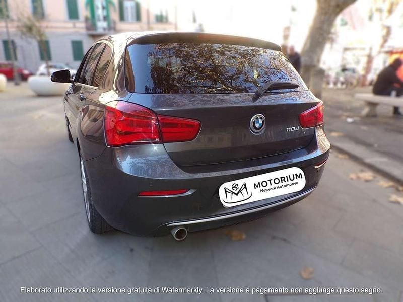 Usata BMW 118 Urban Line 150 CV (110 kW) 2017 Grigio Utilitaria