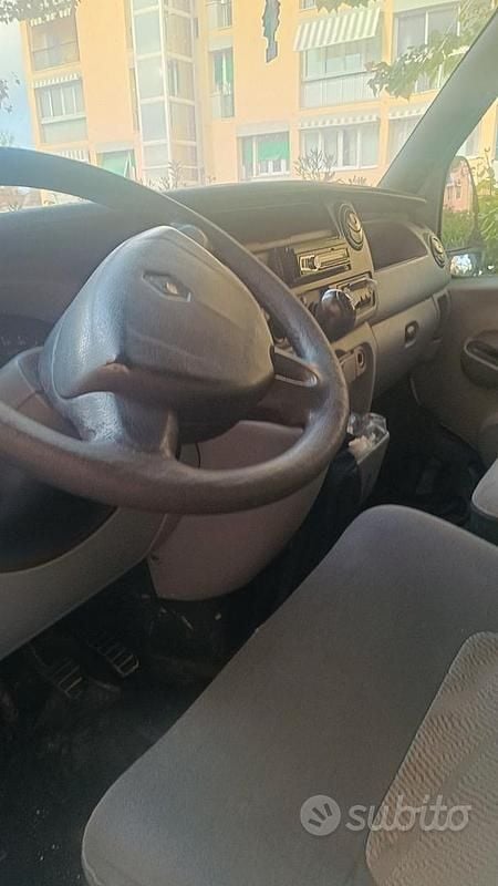 Begagnad Renault Master 2007 Vit Van