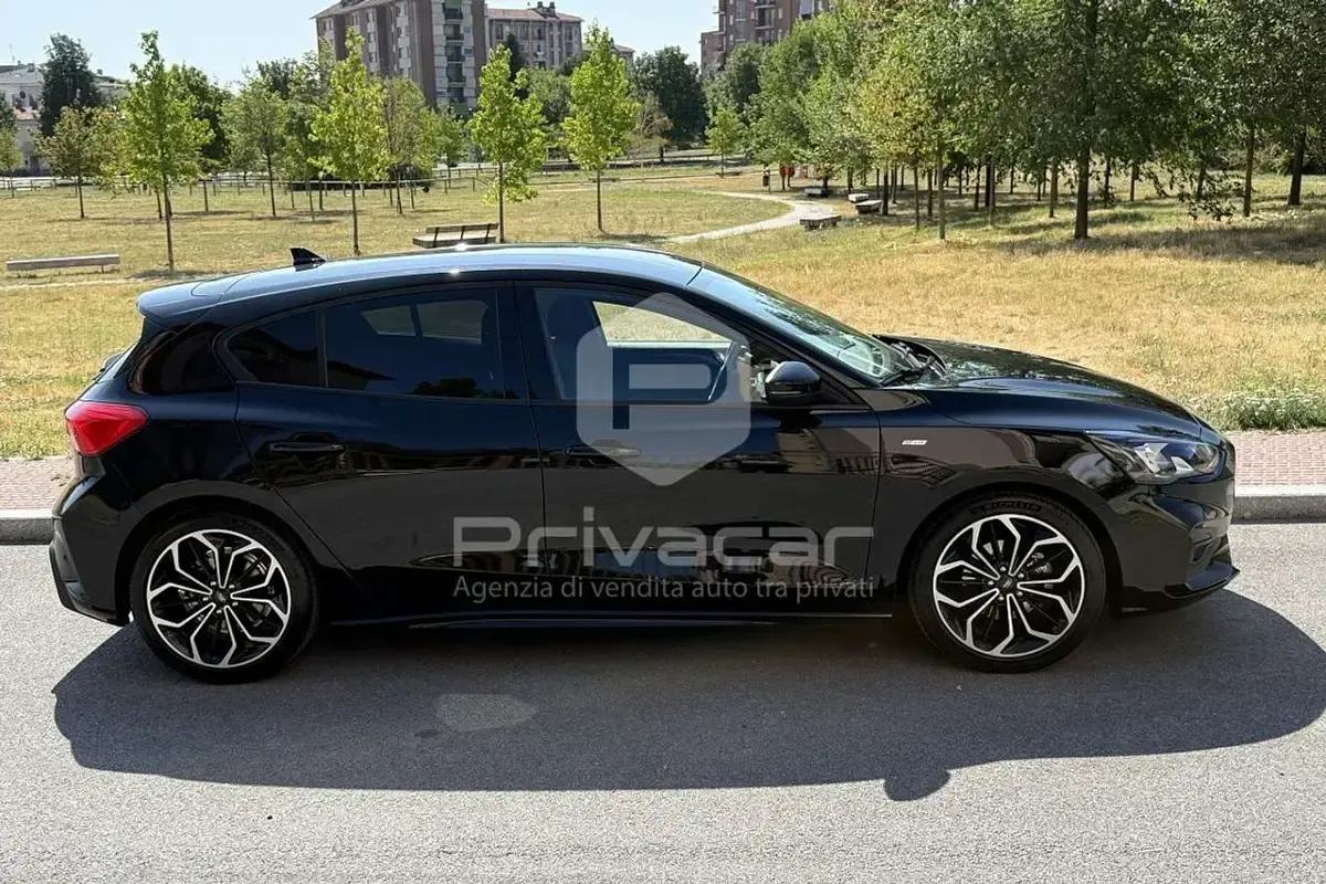 Usata Ford Focus ST-Line 125 CV (91 kW) 2020 Nero Utilitaria