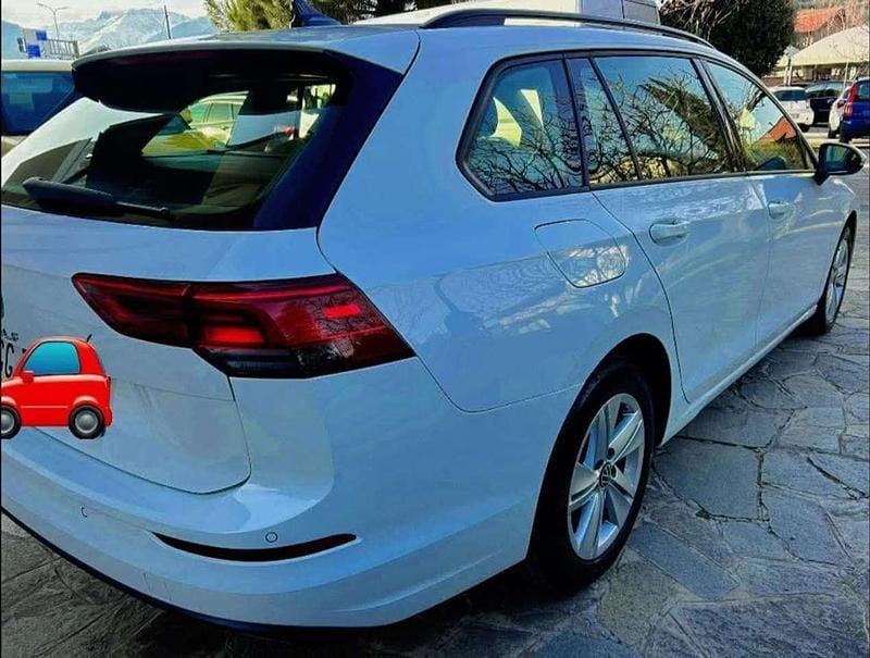 Usata VW Golf VIII Life 116 CV (85 kW) 2021 Bianco Station wagon