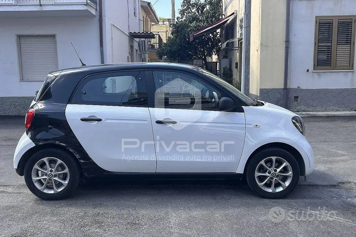 Usata Smart ForFour Passion 71 CV (52 kW) 2019 Bianco Utilitaria