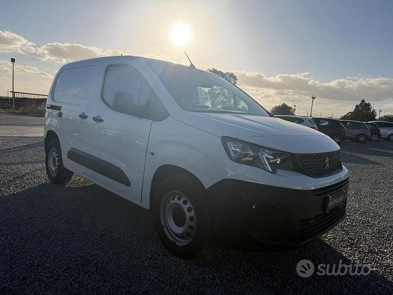 Usata Peugeot Partner 100 CV (73 kW) 2022 Bianco Monovolume