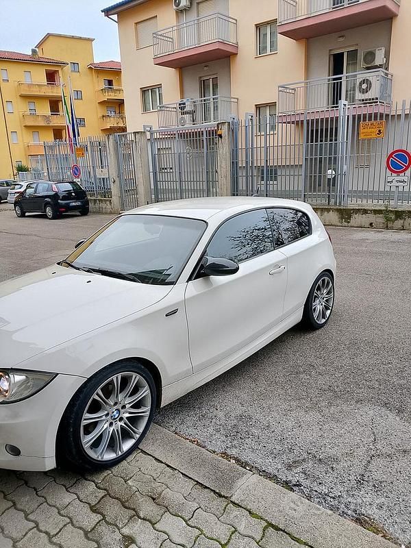 Usata BMW 118 Efficient Dynamics 2008 Bianco Utilitaria