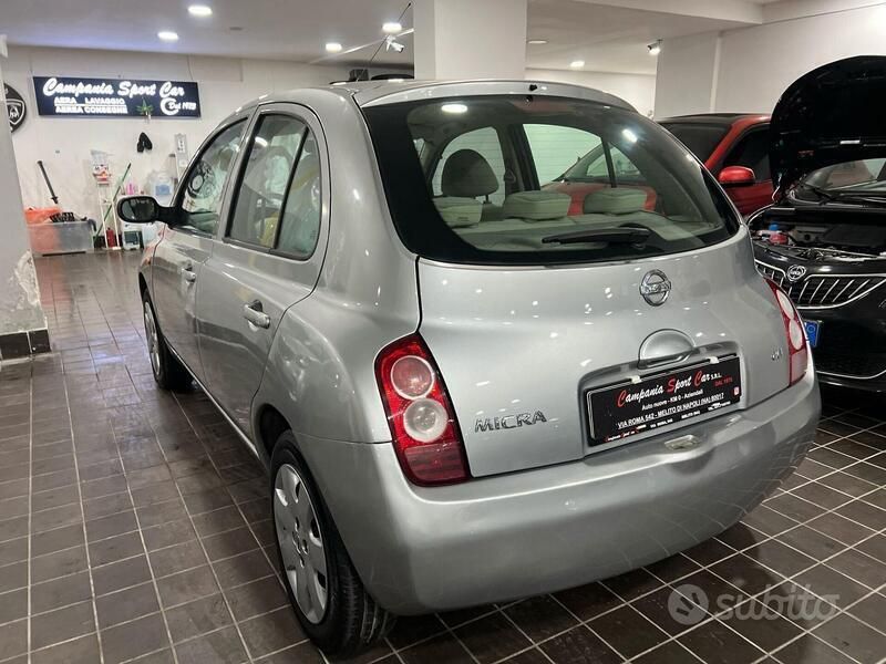 Usata Nissan Micra Tekna 82 CV (60 kW) 2006 Argento Utilitaria
