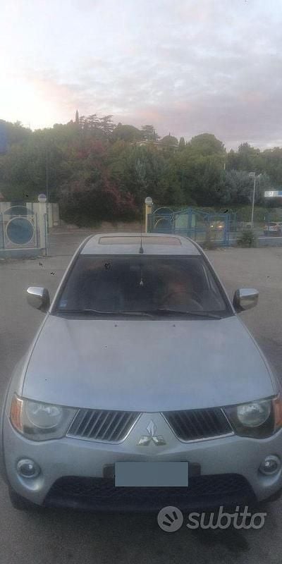 Usata Mitsubishi L200 136 CV (100 kW) 2008 Grigio Pick-up