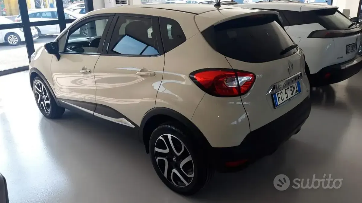 Usata Renault Captur Intens 90 CV (66 kW) 2016 Marrone SUV
