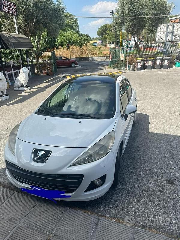 Usata Peugeot 207 75 CV (55 kW) 2011 Bianco Utilitaria