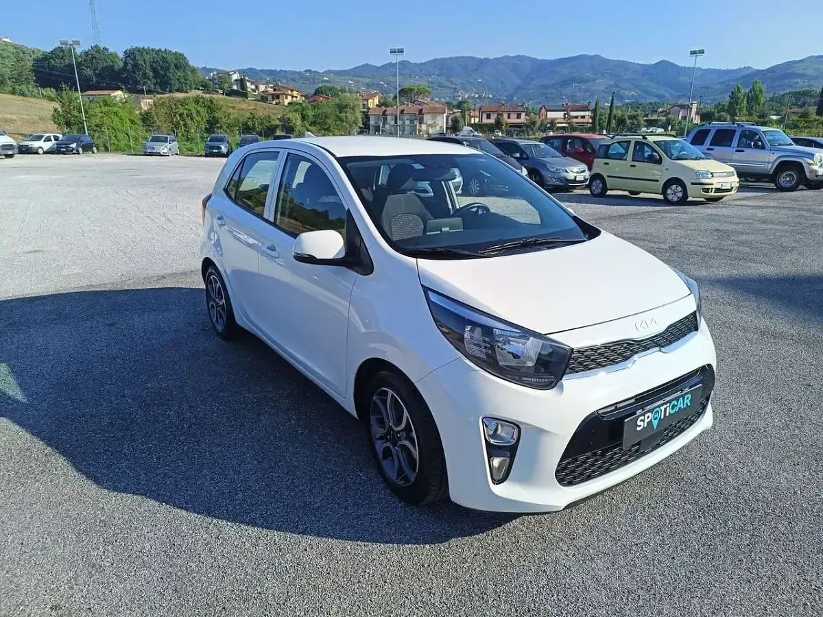 Usata Kia Picanto 65 CV (47 kW) 2022 Bianco Utilitaria