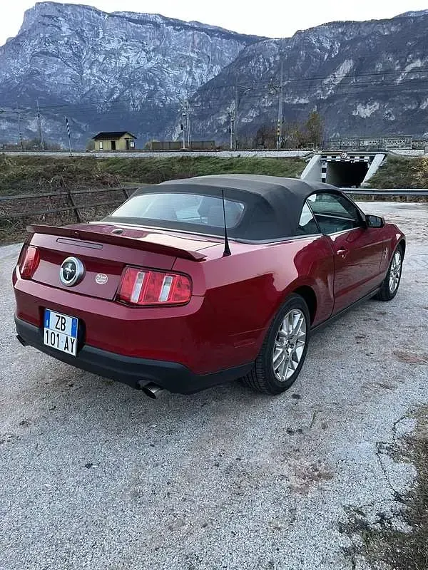Usata Ford Mustang 317 CV (233 kW) 2012 Cabrio