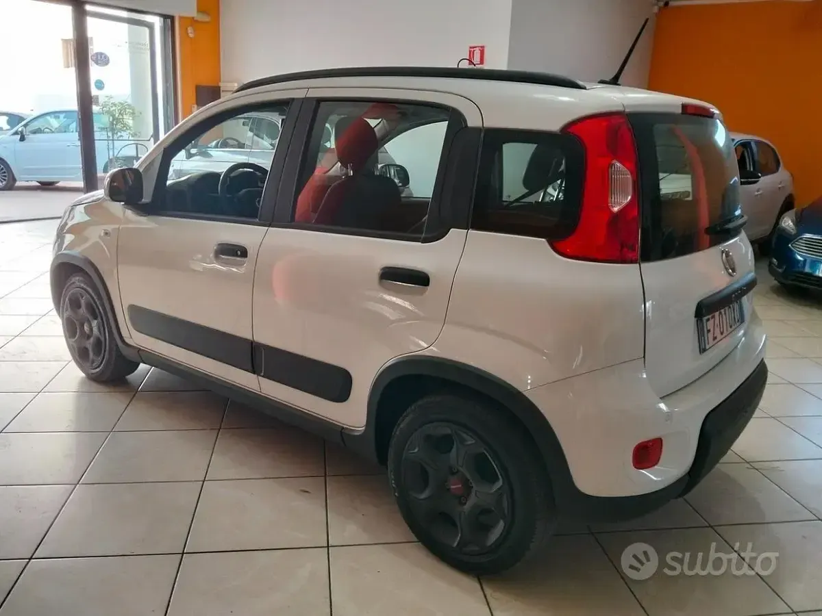 Usata Fiat Panda Lounge 69 CV (50 kW) 2020 Bianco Utilitaria