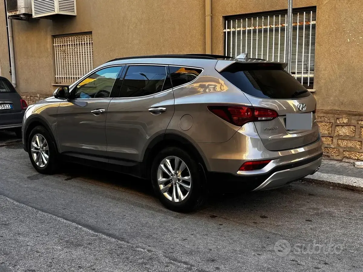 Usata Hyundai Santa Fe 150 CV (110 kW) 2016 Grigio SUV