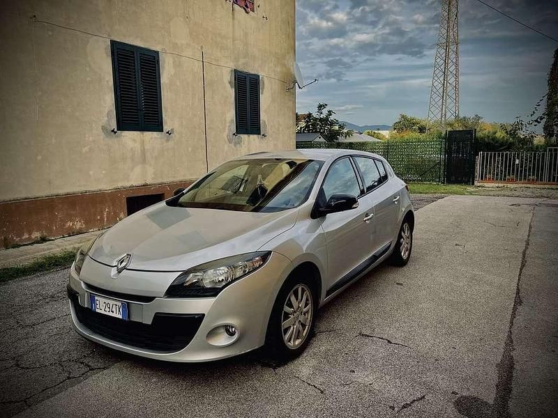 Usata 2012 Renault Mégane III Extreme Tre volumi | 2450 € (Buon prezzo) - Immagine 1/4