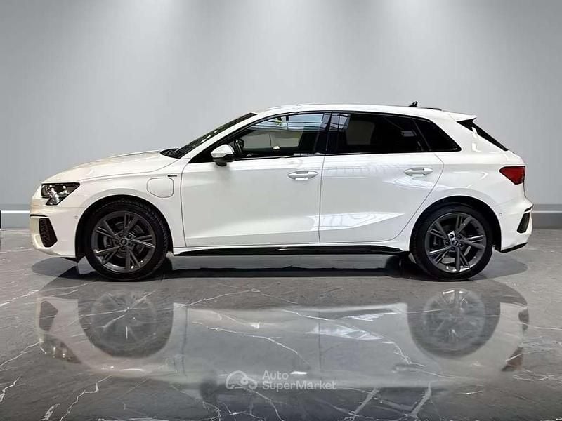 Usata Audi A3 S-Line 150 CV (110 kW) 2022 Bianco Berlina