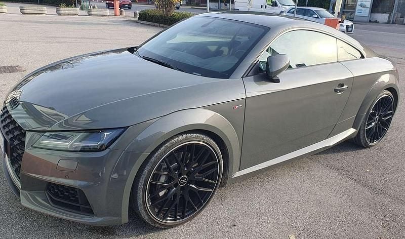 Usata Audi TT Ambiente 245 CV (180 kW) 2023 Verde Coupé
