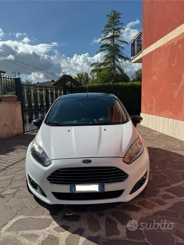 Usata Ford Fiesta 75 CV (55 kW) 2015 Utilitaria
