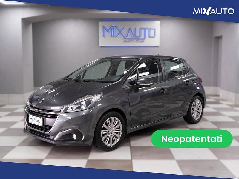 Usata Peugeot 208 Active 75 CV (55 kW) 2016 Grigio Utilitaria