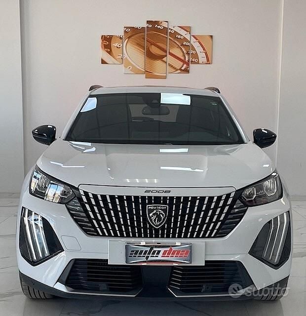 Usata Peugeot 2008 Allure 130 CV (95 kW) 2025 Bianco SUV