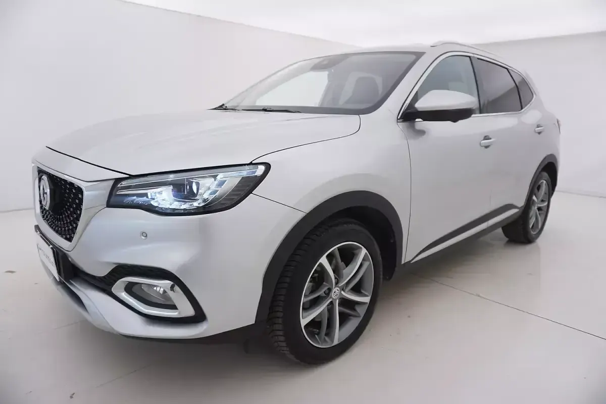 Usata MG HS Luxury 162 CV (119 kW) 2022 Argentoargento SUV