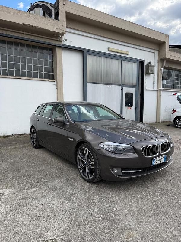 Usata BMW 520 M Sport 183 CV (134 kW) 2012 Marrone Station wagon