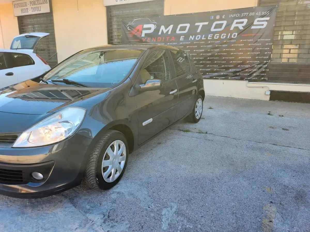 Usata Renault Clio II Rip Curl 75 CV (55 kW) 2008 Grigio Berlina