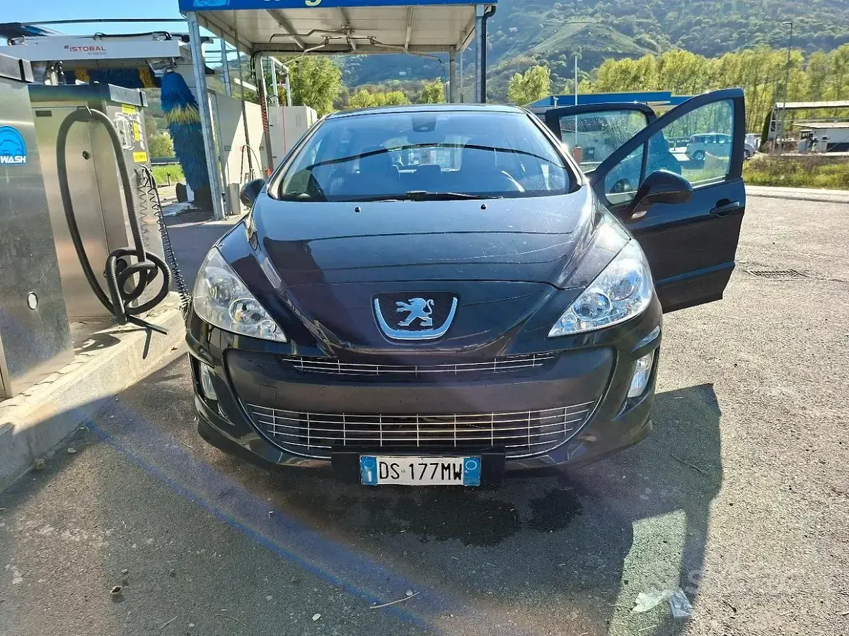 Usata Peugeot 308 109 CV (80 kW) 2008 Berlina