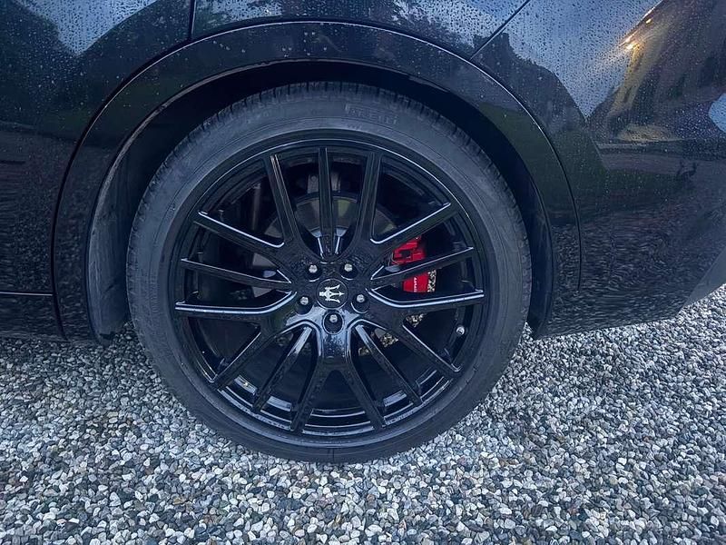 Usata Maserati Levante 250 CV (183 kW) 2021 Nero SUV