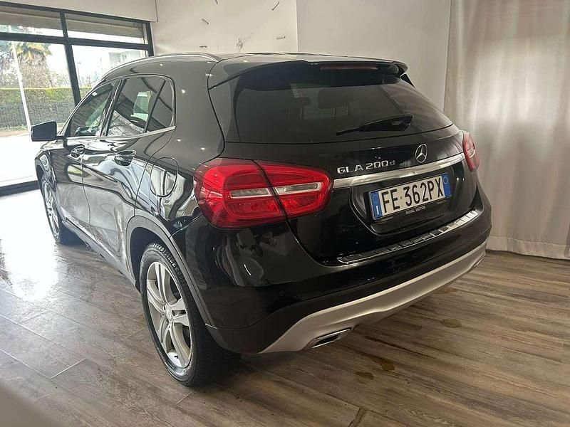 Usata Mercedes GLA200 Executive 136 CV (100 kW) 2016 Nero SUV