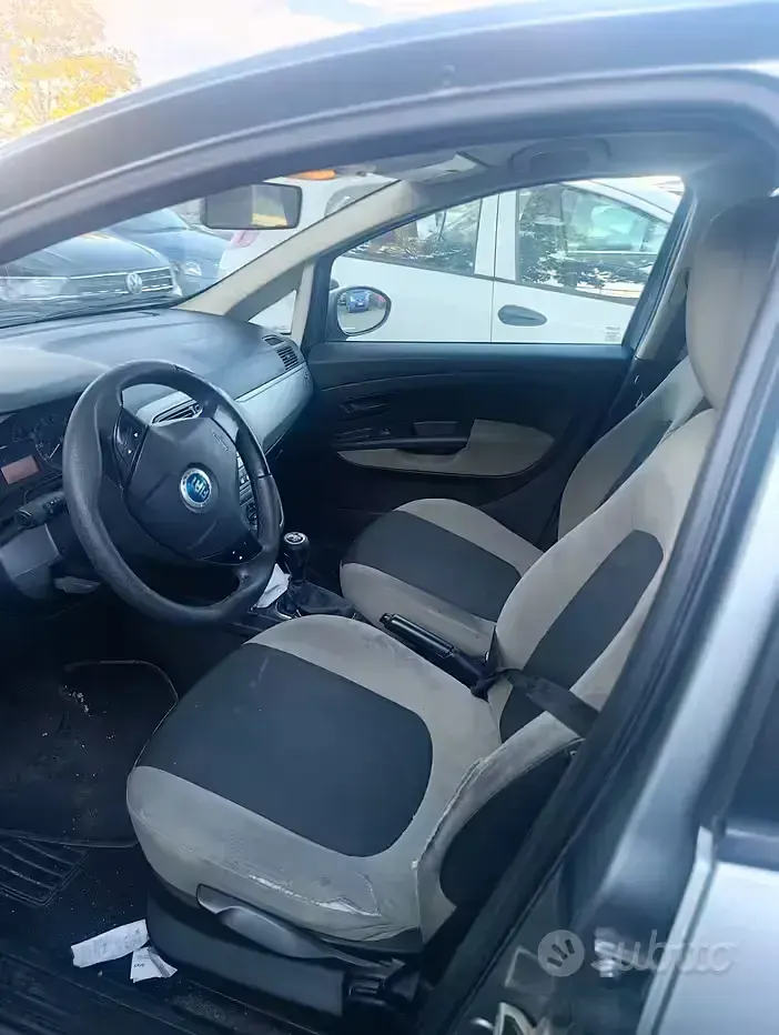 Usata Fiat Grande Punto 75 CV (55 kW) 2007 Grigio Utilitaria