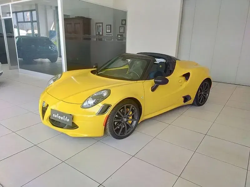 Usata Alfa Romeo 4C 241 CV (177 kW) 2019 Giallo Cabrio