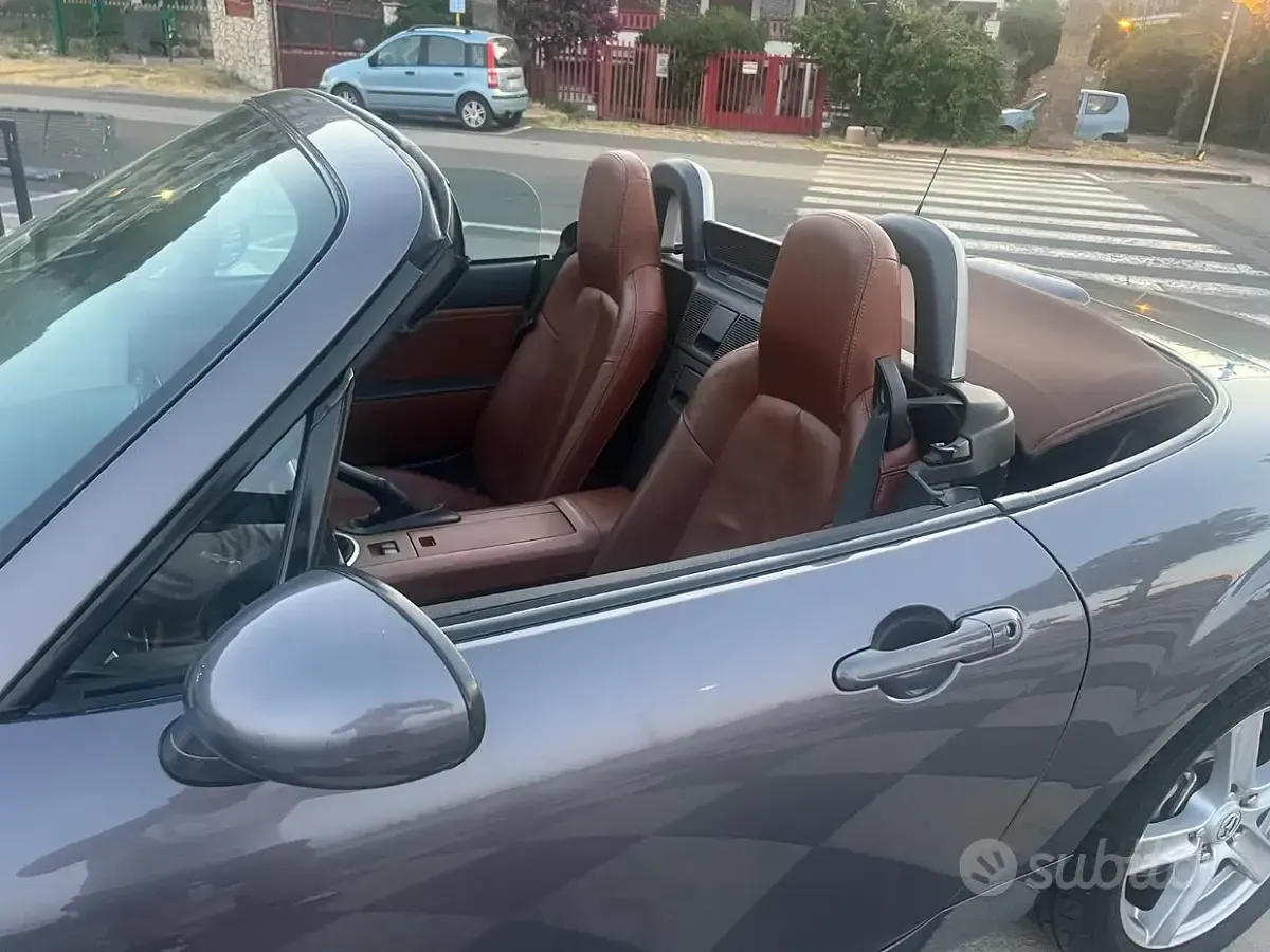 Usata Mazda MX5 126 CV (92 kW) 2006 Cabrio