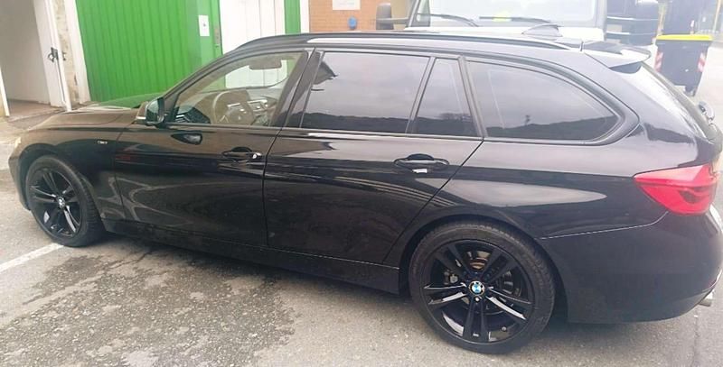 Usata BMW 320 Sport Line 184 CV (135 kW) 2014 Nero Station wagon