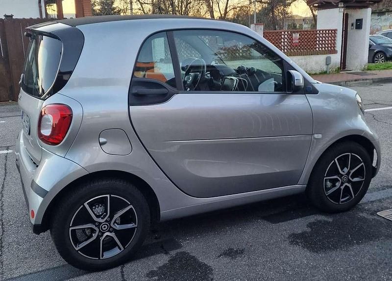 Usata Smart ForTwo Coupé Passion 41 kW (56 CV) 2023 Argento Utilitaria