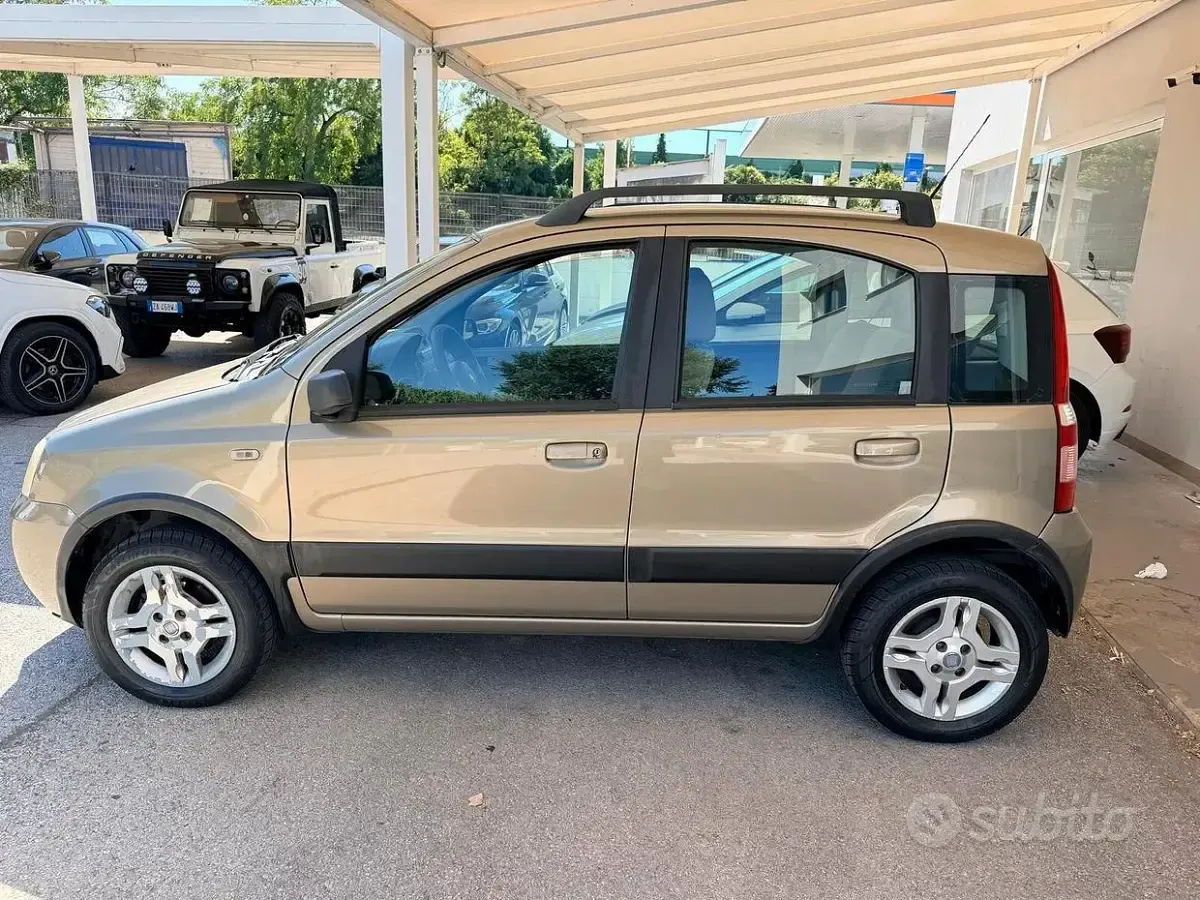 Usata Fiat Panda Climbing 60 CV (44 kW) 2008 Giallo Utilitaria